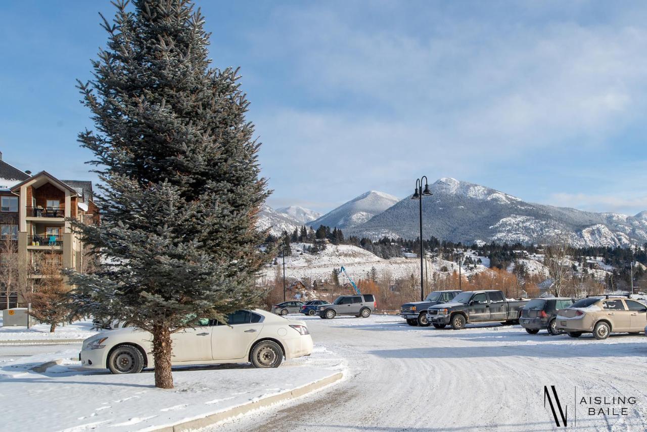 Rustic Modern 2 Bed 2 Bath With Lakeview Pool And Hot Tub Invermere Kültér fotó