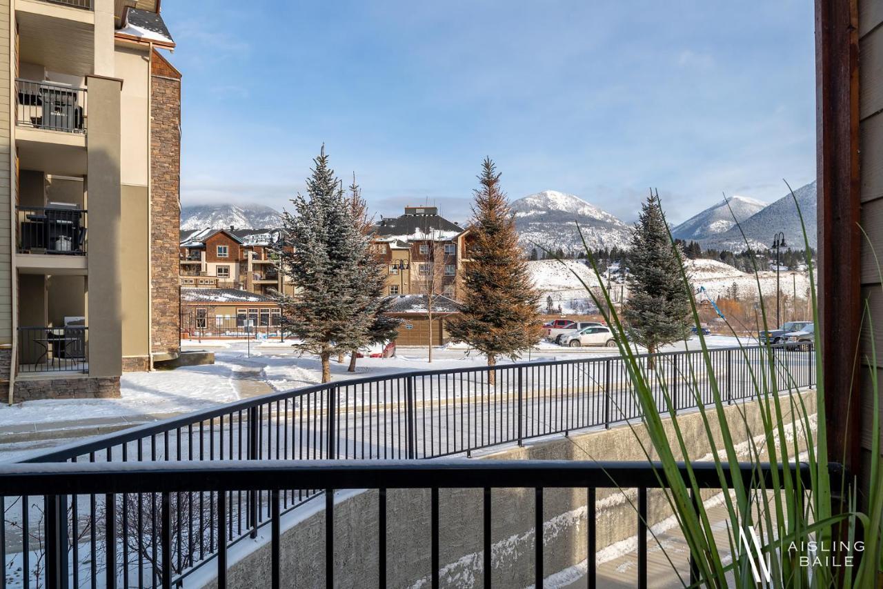 Rustic Modern 2 Bed 2 Bath With Lakeview Pool And Hot Tub Invermere Kültér fotó